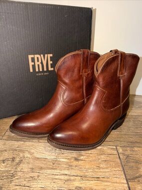 Women’s FRYE Billy Short Brown Leather  Boot Size 8.5M  Cognac